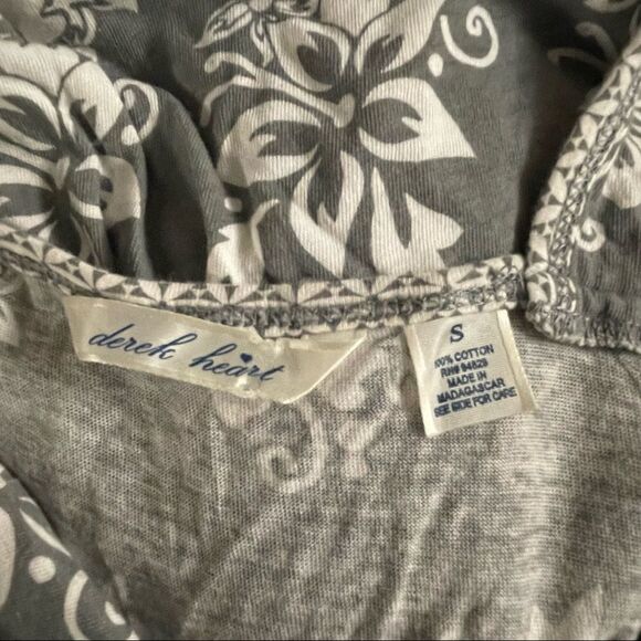 Derek Heart top ~ size Small ~ grey floral - Picture 3 of 4